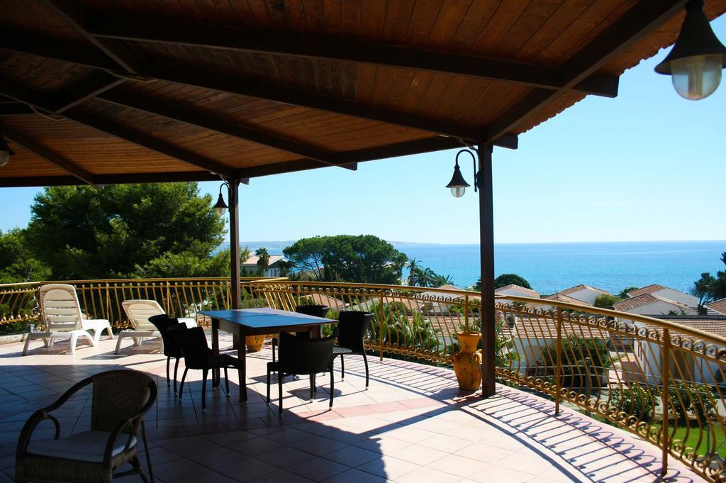 Arenella Beach Rooms Exterior photo